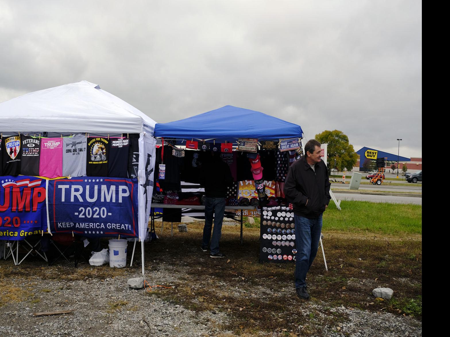 Some Pop Up Trump Merchandise Vendors In Carbondale Might Not Be Legal City Officials Say Local News Thesouthern Com