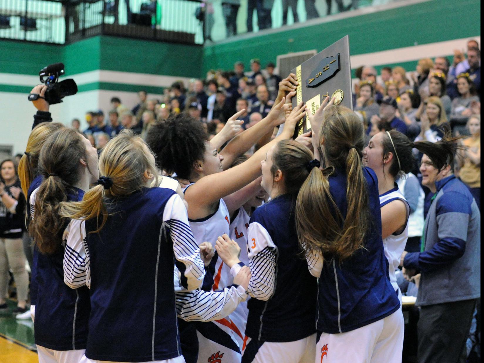 Girls Basketball Carterville Holds Off Teutopolis For Trip To