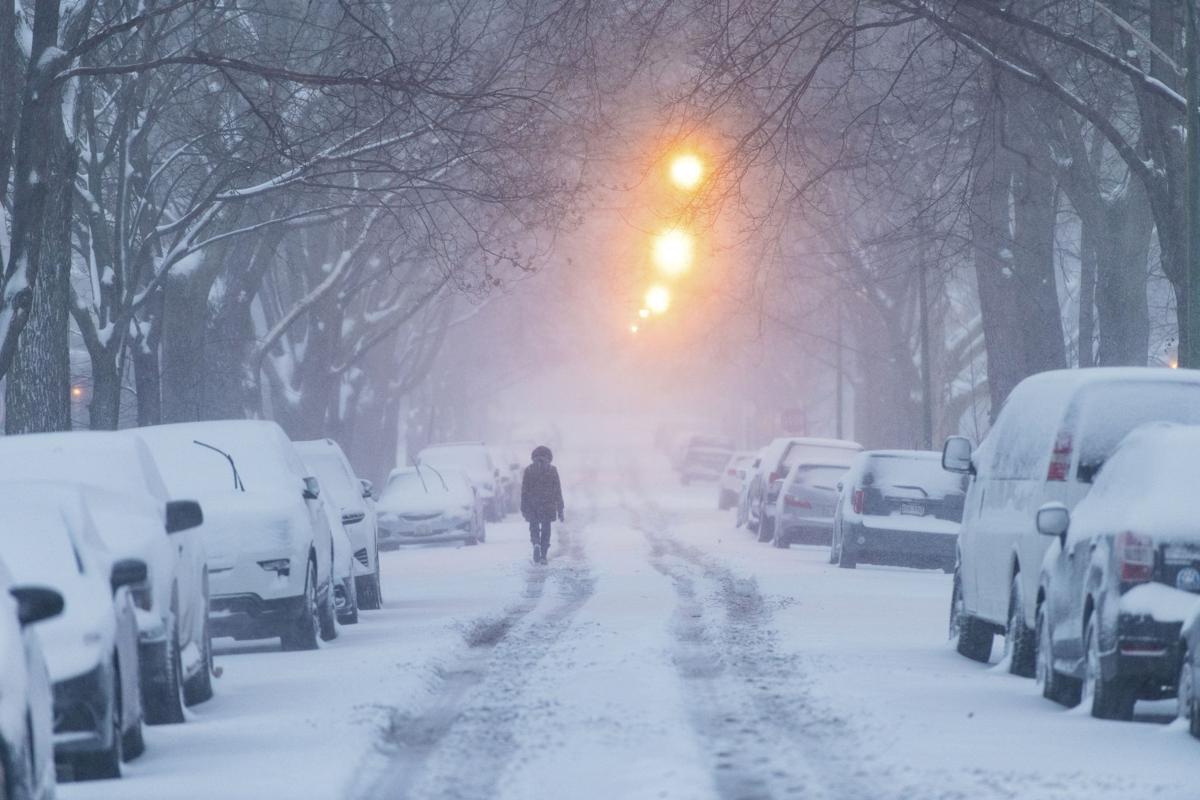 Midwest winter storm forces airline cancellations, road troubles