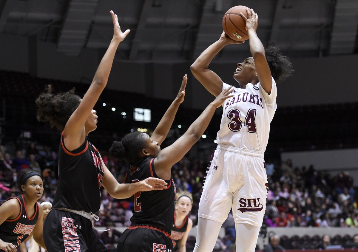 Saluki Women S Basketball Team Signs 3 For 2019 20 Salukimania