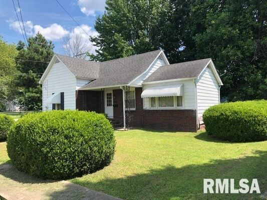 2 Bedroom Home in Johnston City - $60,000