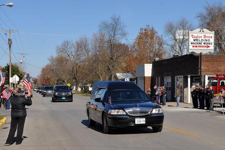 Updated Southern Illinoisans pay respects as body of Tamaroa soldier