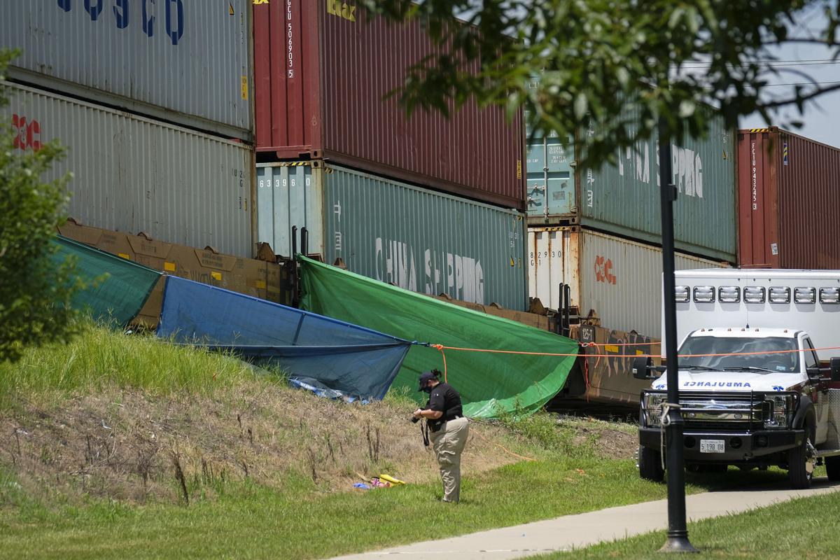 40 Year Old Woman Struck Killed By Train In Downtown Carbondale Local News Thesouthern Com