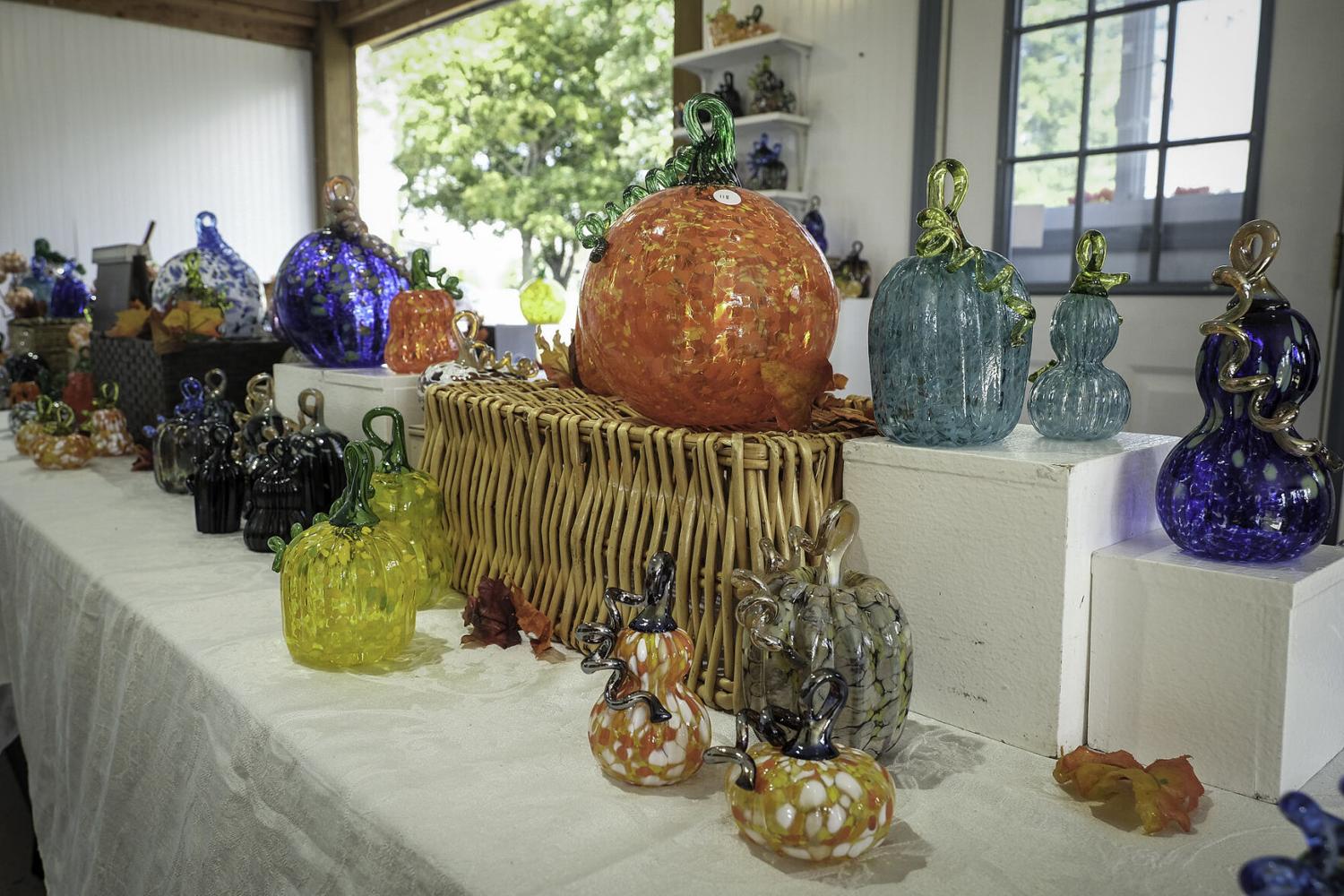 Glass blowing business grows in rural Murphysboro Murphysboro