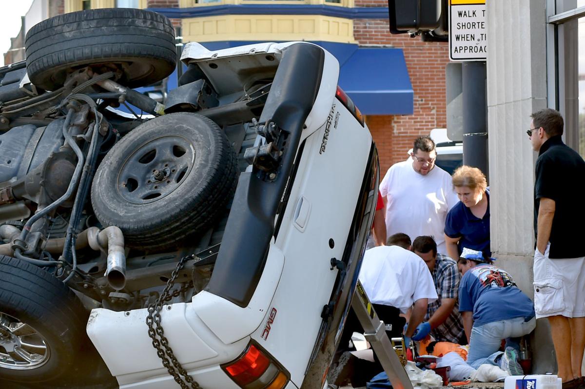 At least one killed in Carbondale crash Local News
