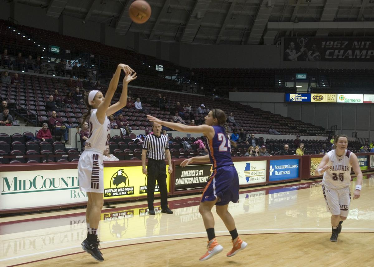Siu Women S Basketball Preview Giebelhausen Adding Ground Game To