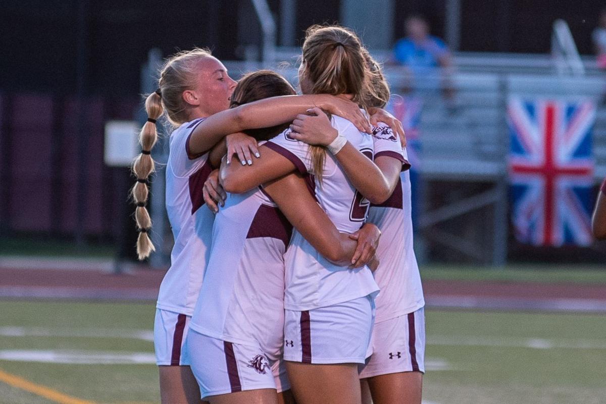Salukis score late-goal to earn 2-1 win at Evansville