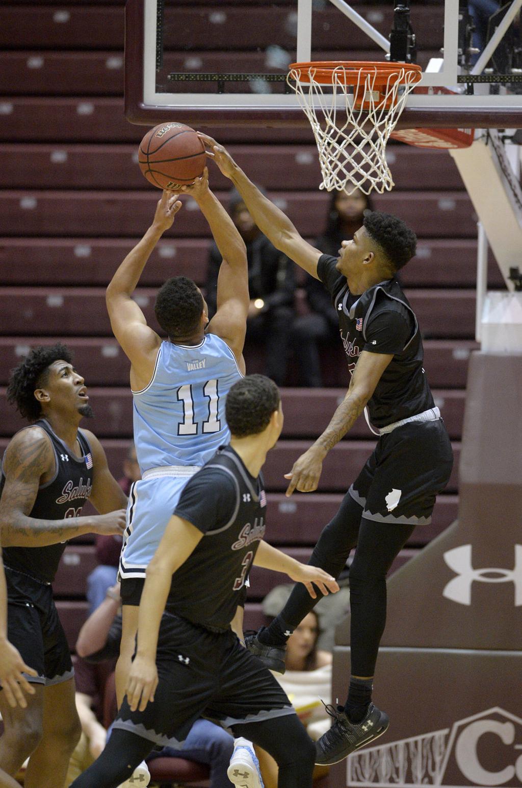 Siu Men S Basketball Isu S Lansing Defends Hinson After Loss