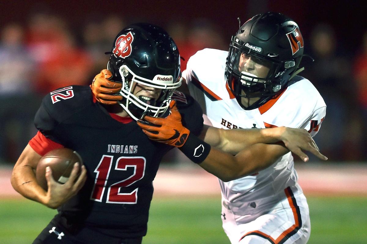 Prep football: Du Quoin defeats Herrin