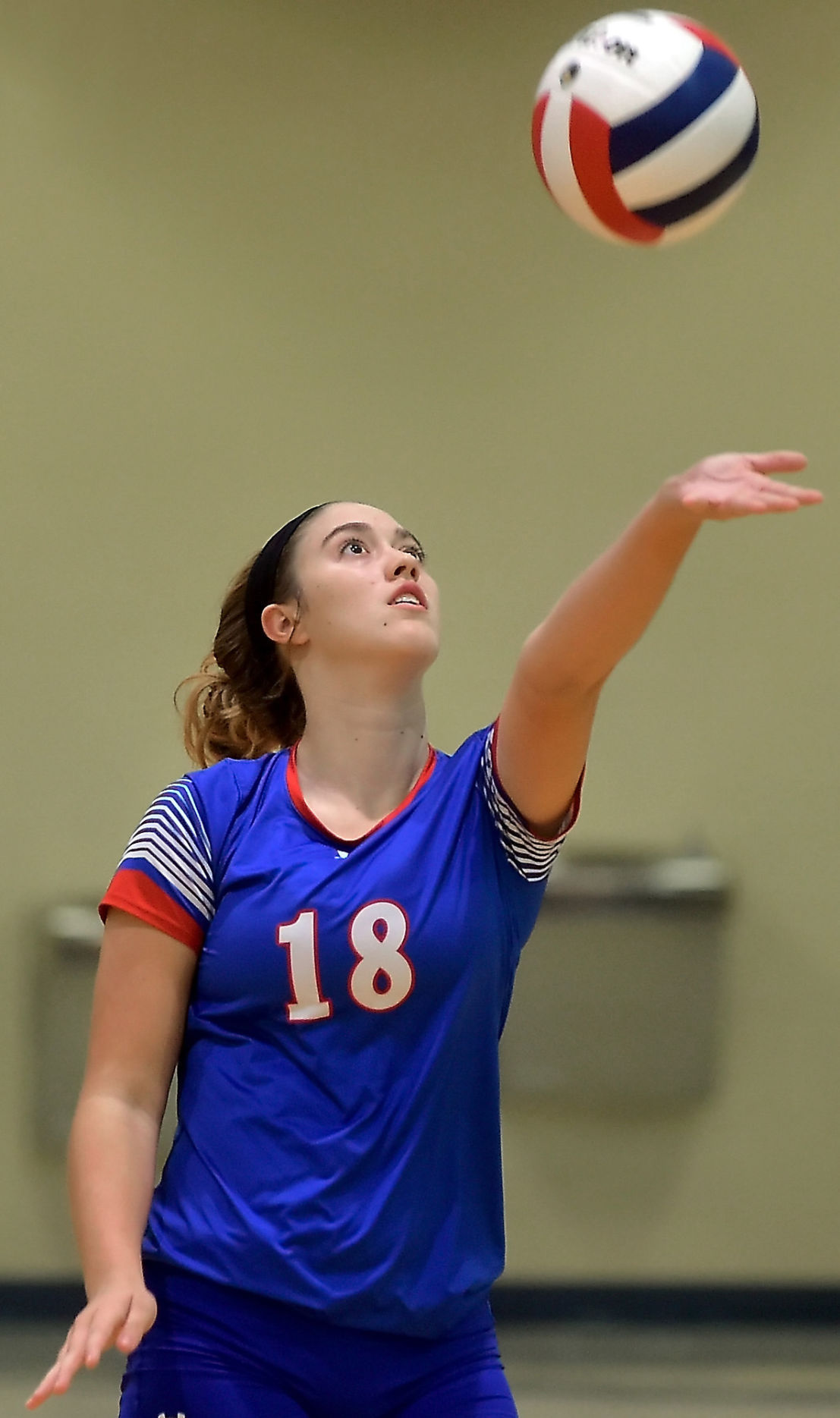 Carterville fends off Nashville rally Varsity Volleyball