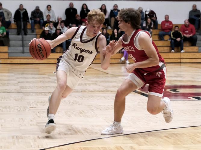 Boys Basketball Benton romps past Vandalia at Benton Invitational