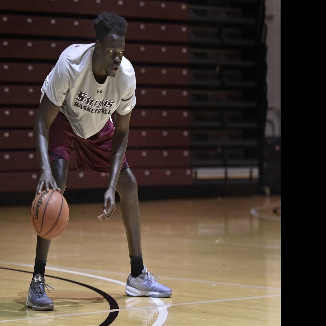 Siu Men S Basketball Knee Injury Could Limit Salukis Bol All