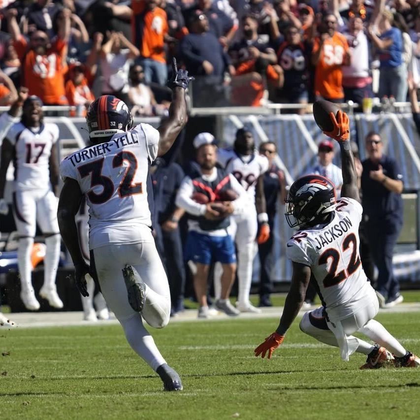 Russell Wilson throws TD pass before Cardinals mount comeback to beat  Broncos 18-17