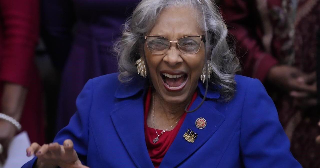 The first Black woman in the Mississippi Legislature now has her portrait in the state Capitol - Vimarsana News