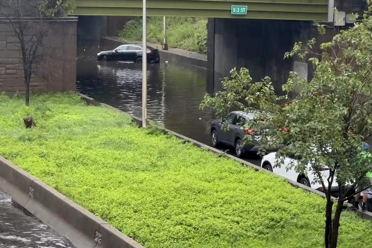 New York City area gets one of its wettest days in decades, as rain ...