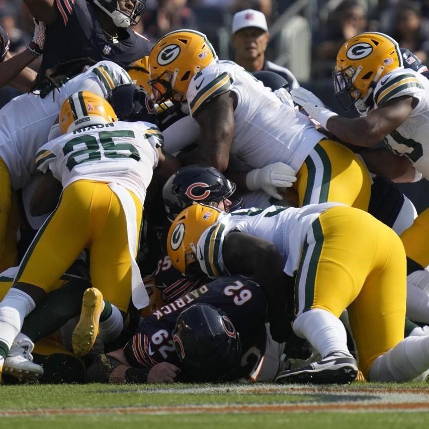 Chicago Bears QB Justin Fields begins big season with lackluster  performance in loss to Green Bay