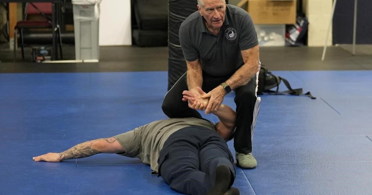 Handcuffing Approach AP Investigation: Training failures can lead police to deadly use of ...