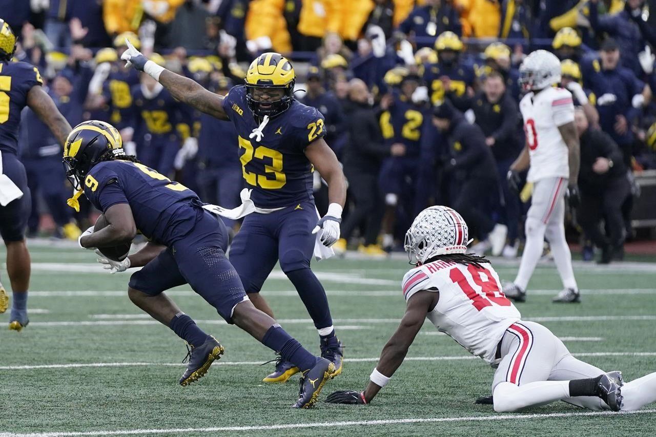 Henderson, McCord combine for 4 TDs as No. 3 Ohio State beats Minnesota  37-3 with Michigan up next