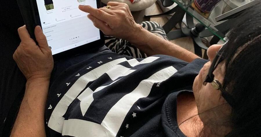 Hamilton youth help ‘tech deficient’ parents adjust to pandemic realities