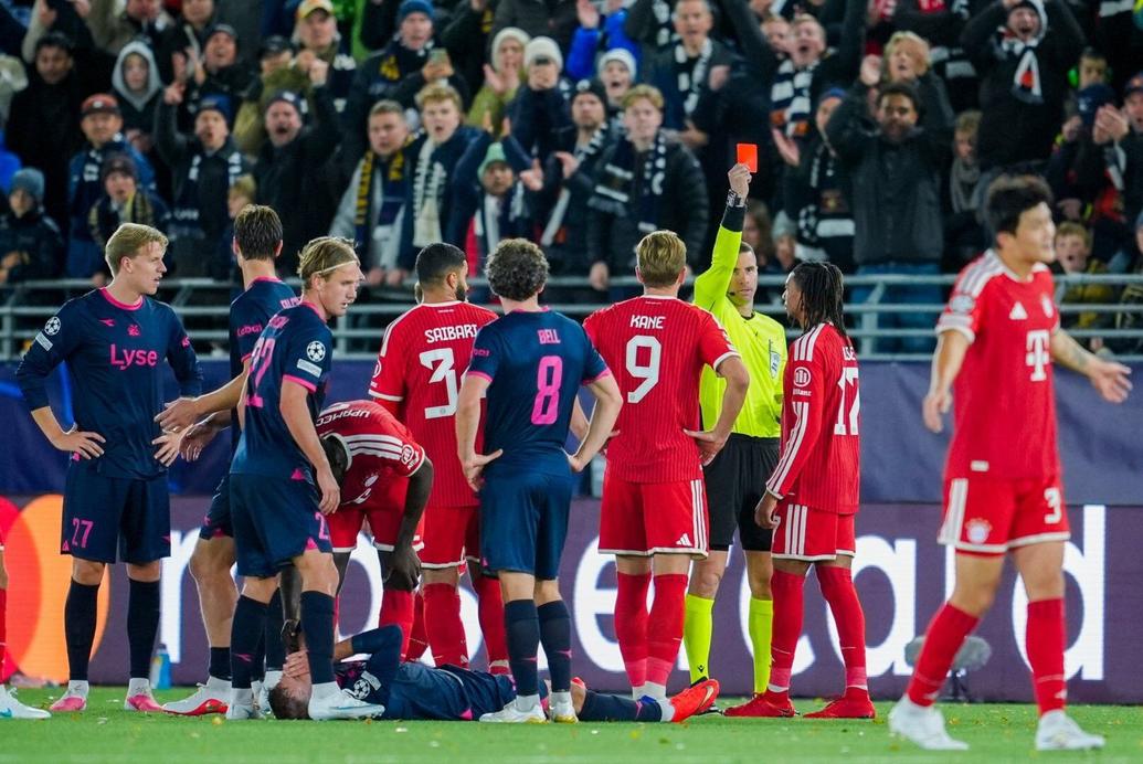 Bayern's Michael Olise sent off for 2 yellow cards within seconds in ...