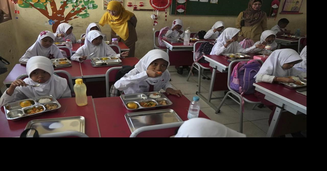 Indonesia launches free meals program to feed children and pregnant women to fight stunting