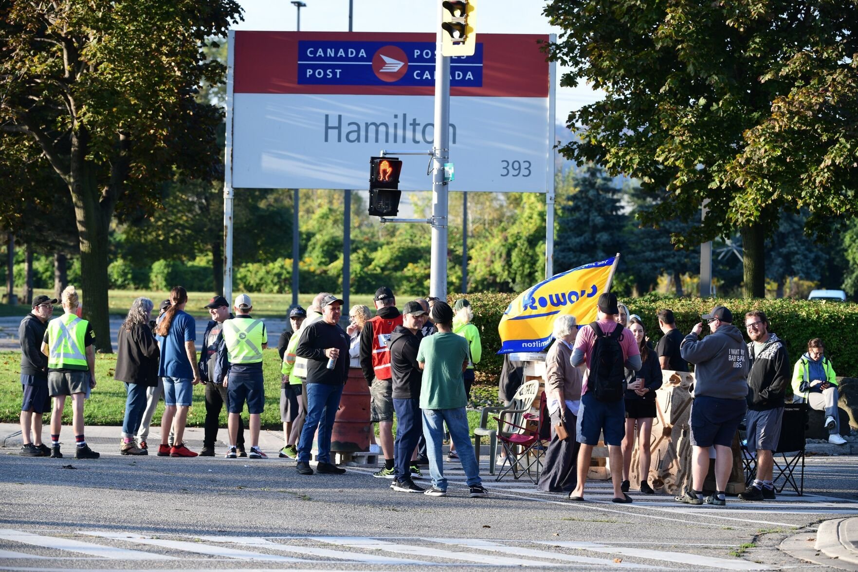 Canada Post on strike: Workers picket in Stoney Creek