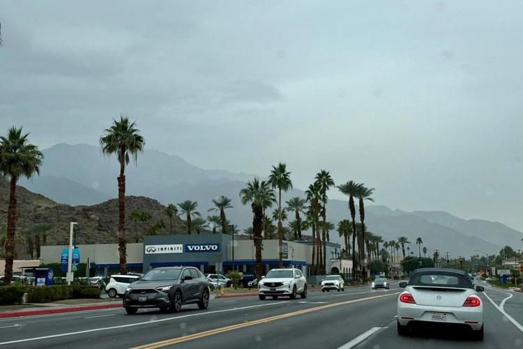 Powerful holiday storm lashes Southern California and brings flash ...