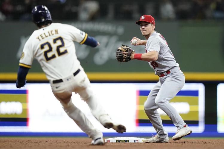 Cardinals, back after long absence, sweep White Sox