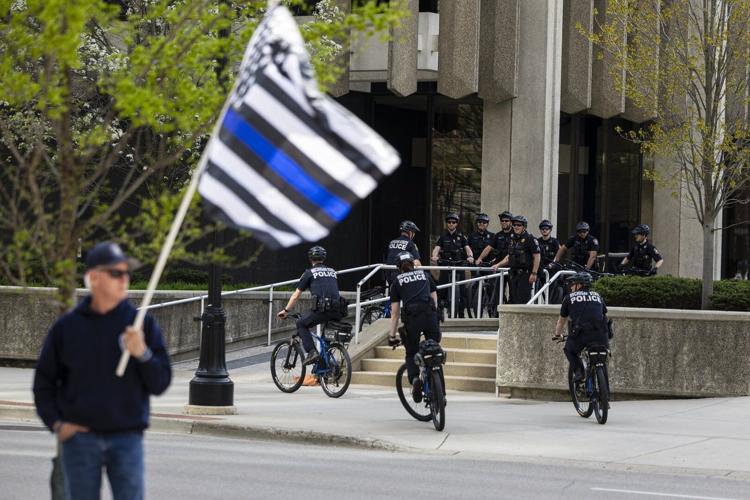 Michigan officer on trial tells jurors he feared for his life before ...