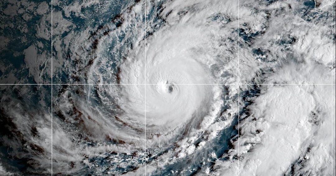Hurricane Lowell expected to pass near one Hawaiian island and cause ...