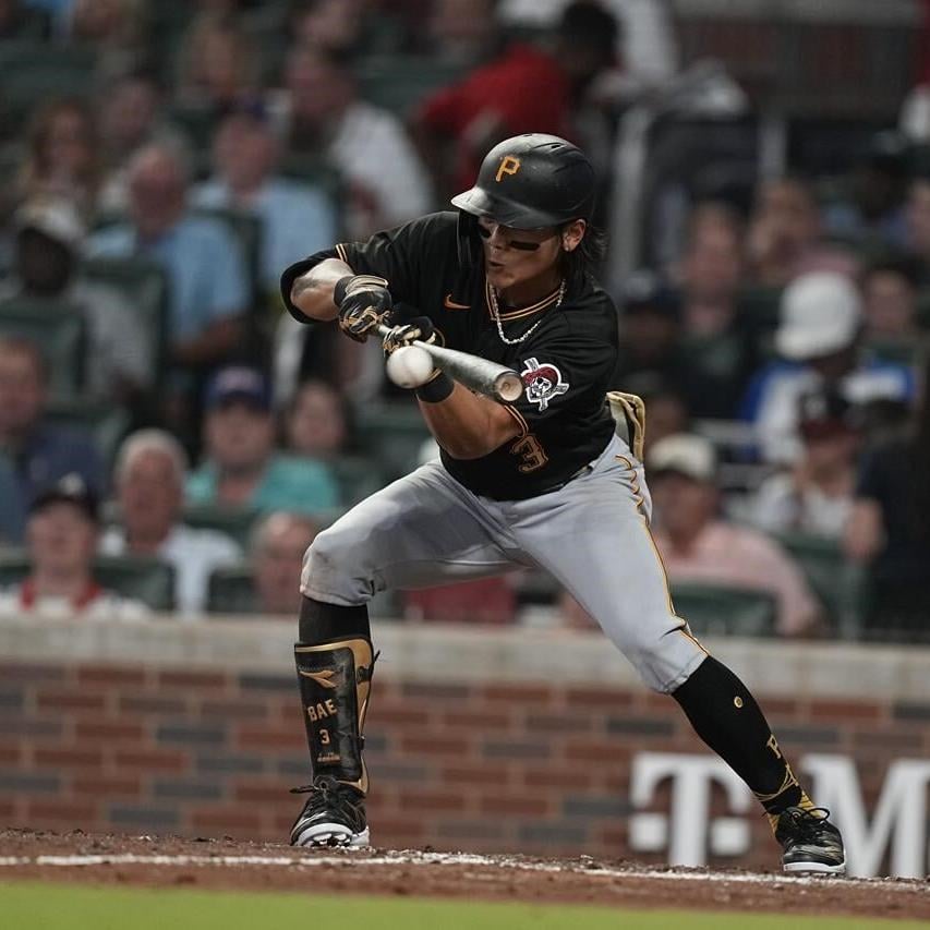 Reynolds hits 2-run homer as Pirates' 8-4 win delays Braves