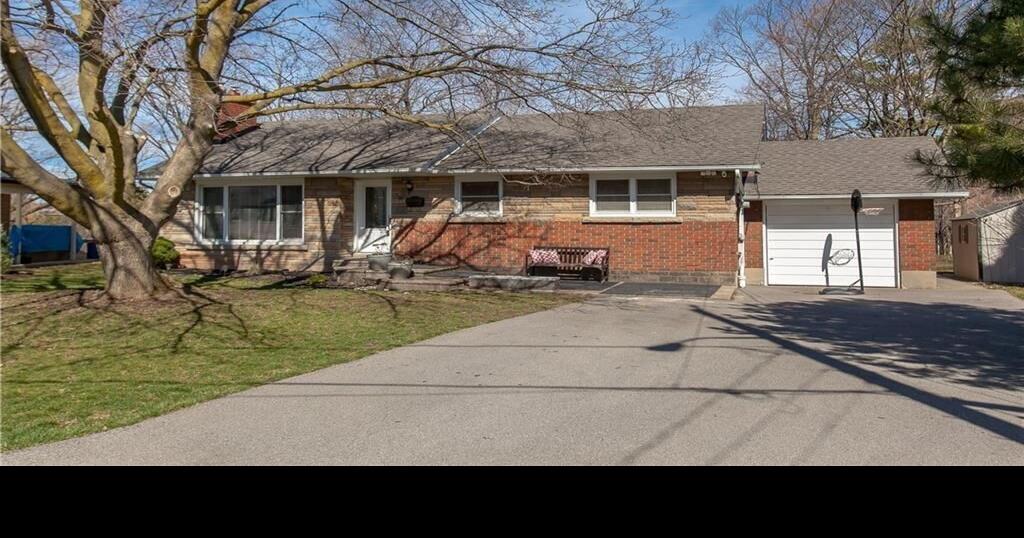 What they sold for Stoney Creek bungalow sells for 801,000 after 48