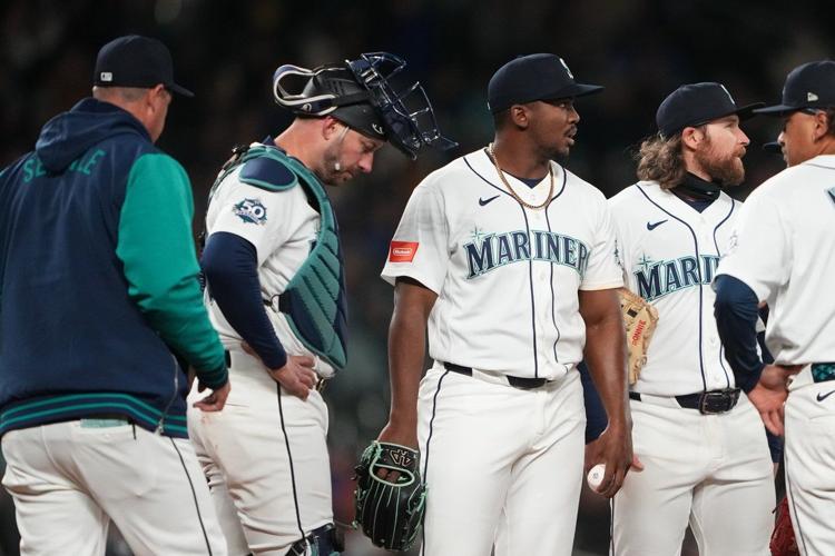 Cal Raleigh, the 2025 AL MVP runner-up, walks it off for Mariners in 2 ...