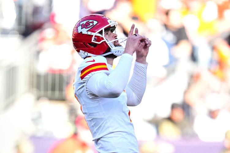 Broncos beat Chiefs 22-19 on Lutz's last-second field goal, extending ...