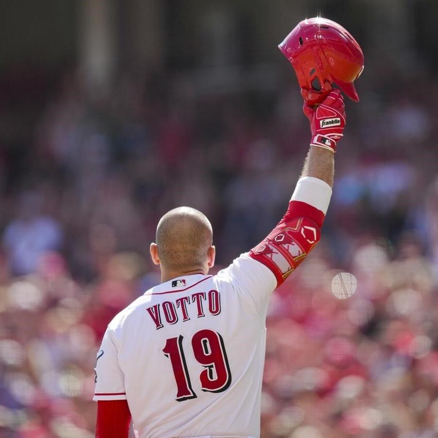 Wainwright strikes out in cameo to end career, Cardinals beat Reds 4-3