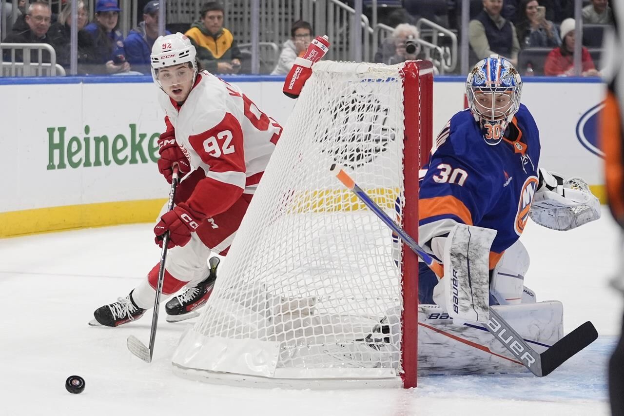 Patrick Kane Scores, Alex Lyon Makes 29 Saves And Red Wings Edge ...