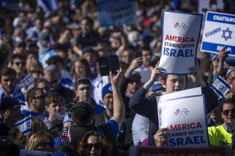 Tens of thousands of supporters of Israel rally in Washington, crying ...