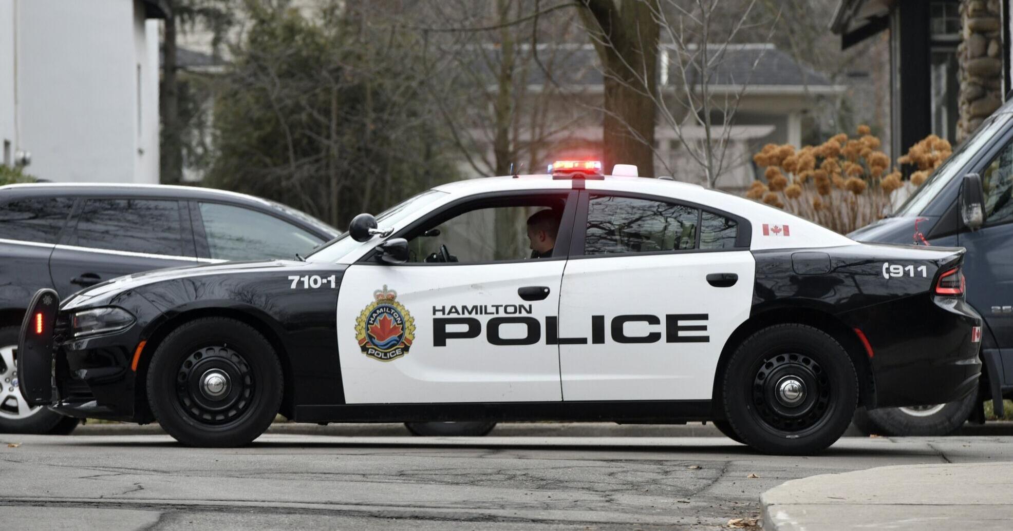 Man injured, arrested after crashing stolen car: police - Vimarsana News