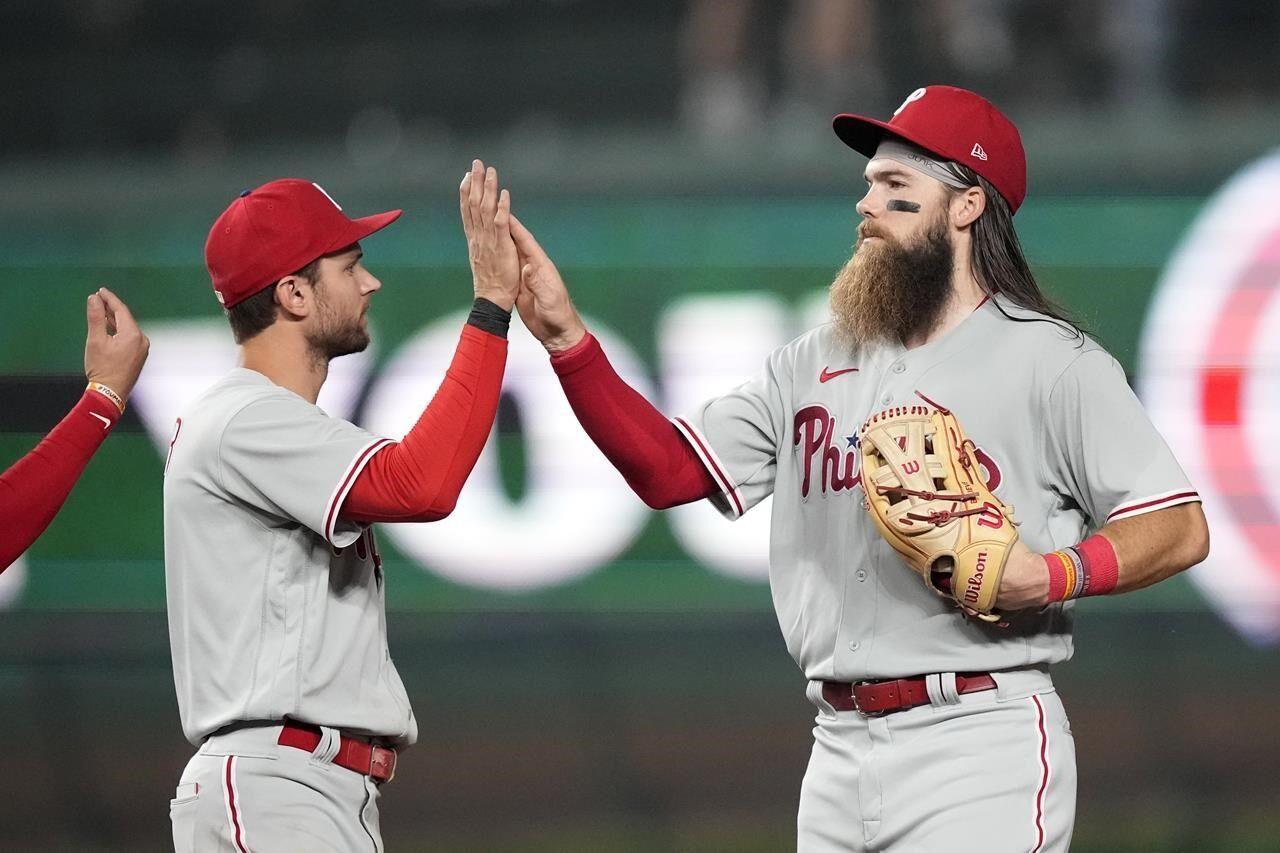 Braves score twice on Suzuki's fielding error, overcome 6-run deficit to  beat Cubs