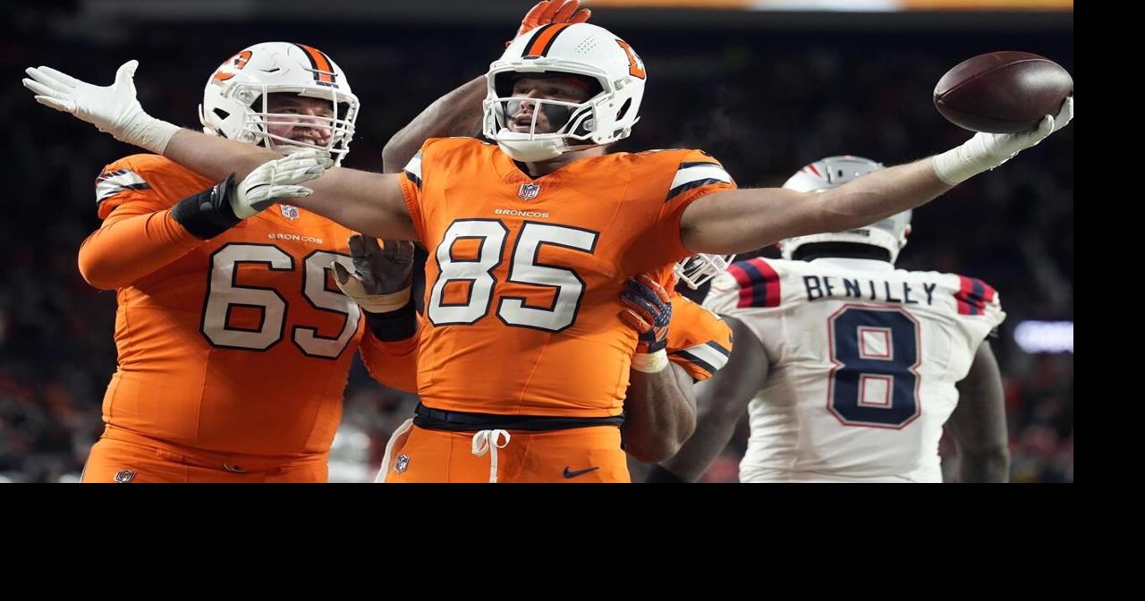 Payton's curious calls again haunt Broncos as they're all but ...