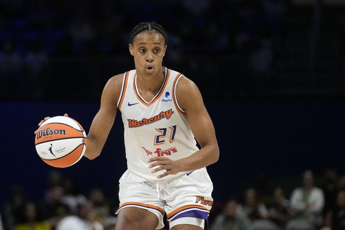 Indiana Fever continue signing spree by adding shot-blocking forward Brianna Turner