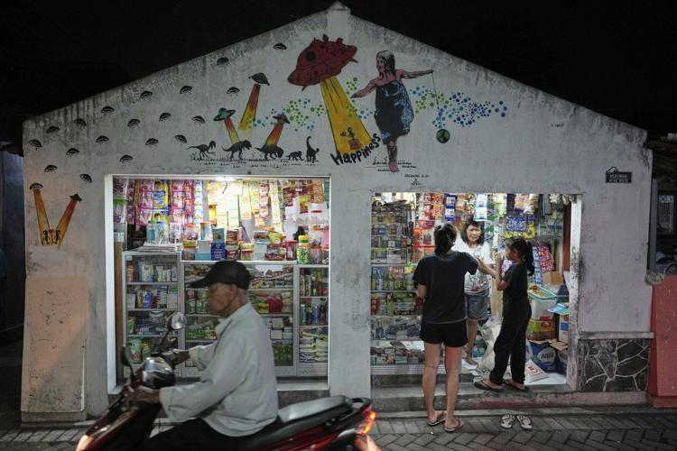 Photos show the cosmic calling of extraterrestrial enthusiasts at ...
