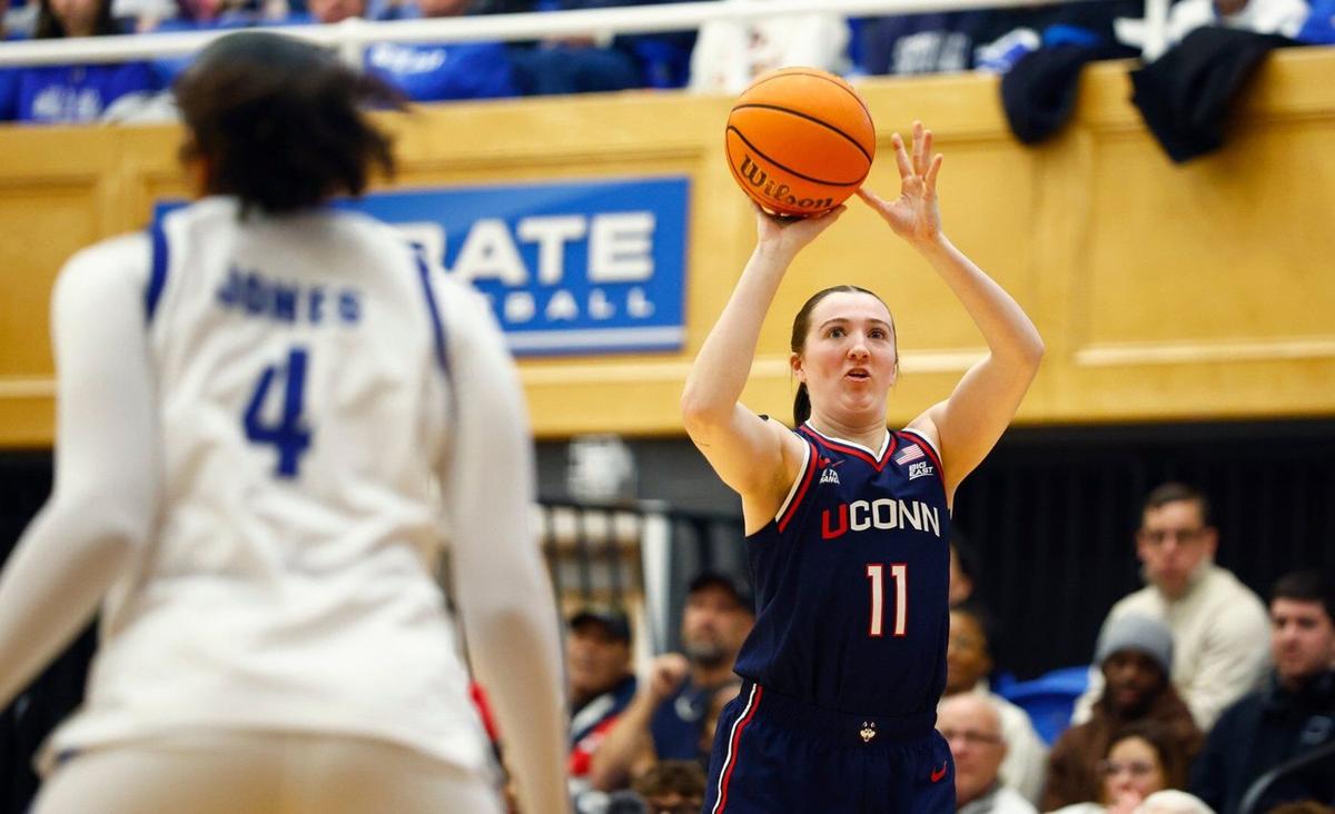 No. 1 UConn beats Seton Hall 92-52 for its 43rd straight win over the  Pirates
