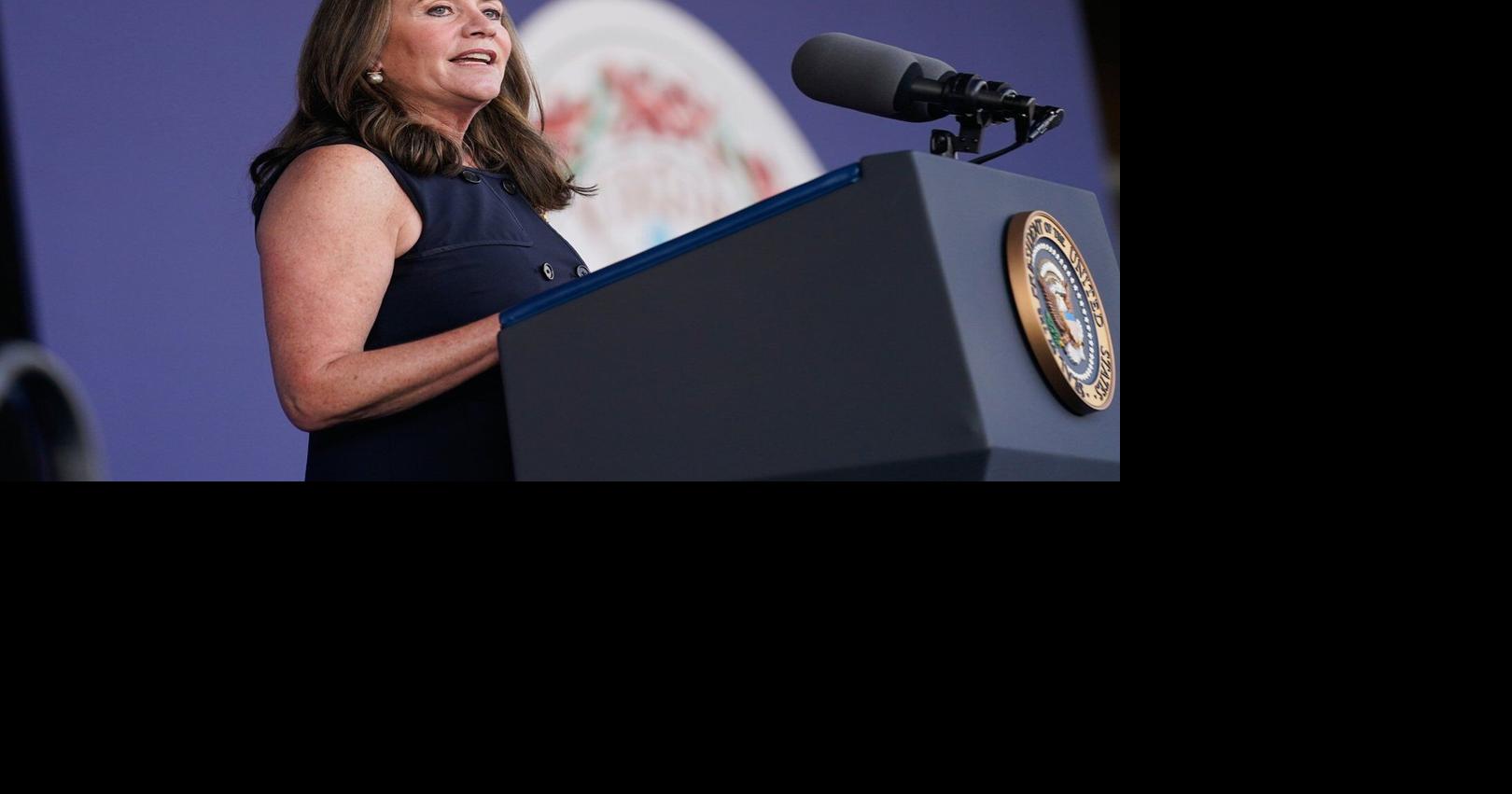Virginia's former first lady to run for Congress in newly drawn district