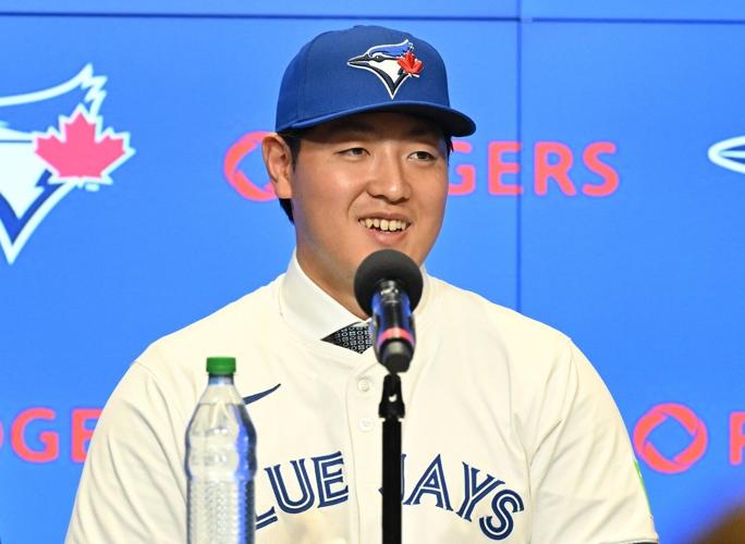 Dynamic Blue Jays' Jesus Sanchez: Idle Against Lefty Capture in 4K Dynamic Blue Jays' Jesus Sanchez: Idle Against Lefty Capture in 4K