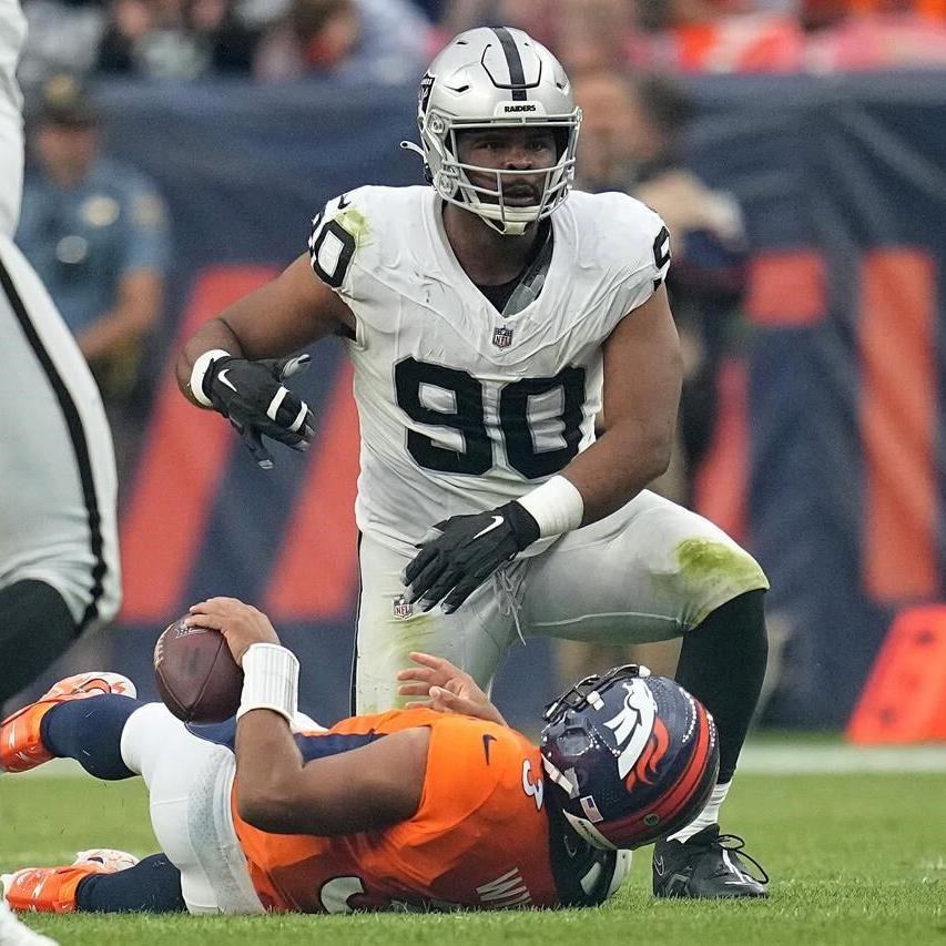 Broncos hang on to beat Raiders, 16-15