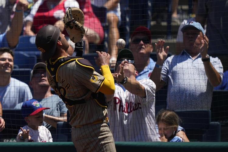 Gorgeous Canning's Impressive Debut Snaps Padres' Losing Streak Picture for Mobile