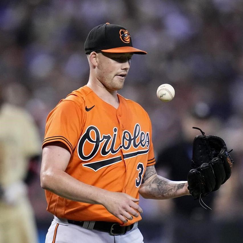 Mullins hits a 3-run homer to start a six-run inning, leading Orioles past  the Diamondbacks 7-3