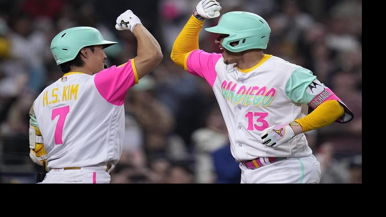 Juan Soto hits 2 long home runs in the Padres' 5-4 victory over the Tigers