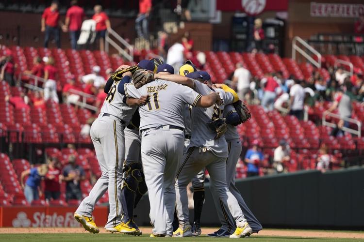 Donaldson 3-run homer sparks Brewers over Cardinals 8-2 as NL Central title  nears, National Sports